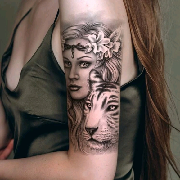 π5 for $25* 7" Female/Tiger Temporary Tattoo - Picture 2 of 4